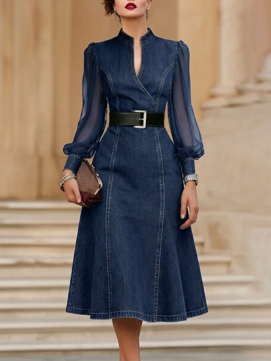 Vestito di jeans elegante con pannelli di maniche in organza.