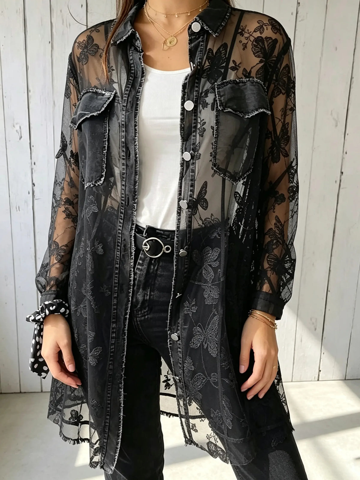 Damen Langarm-Cardigan mit Schmetterlings-Spitzenmuster und ausgefransten Kanten, durchsichtig