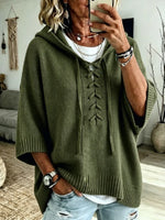 Gemütlicher Strickpullover mit Kapuze und Schnürung
