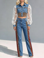 Completo donna con top in denim a maniche a sbuffo in rete a righe leopardate e pantaloni svasati