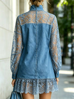 Jeans- und Spitzen-Patchwork, locker, kunstvoll, lässig, stilvoll, langärmliges kurzes Kleid