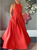 Stilvolles rotes Baumwollkleid im A-Linien-Stil mit Neckholder und offenem Rücken