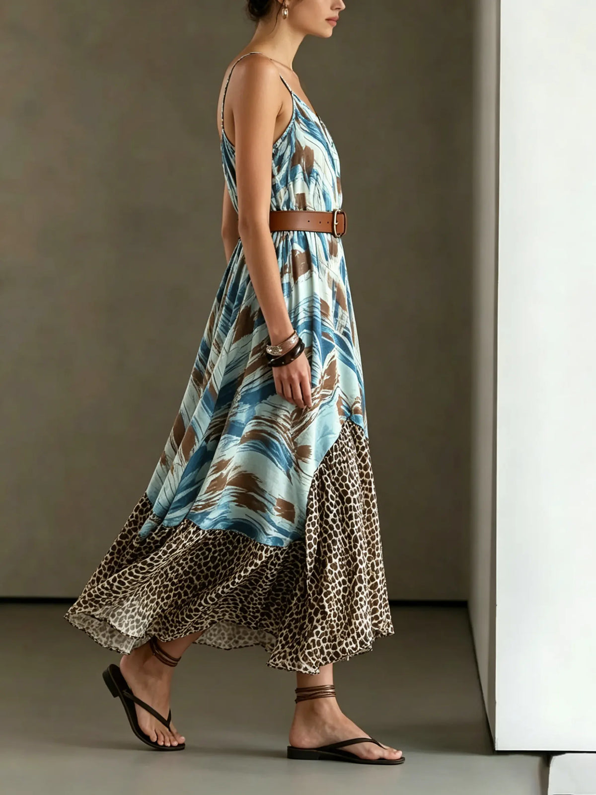 Vestido Maxi de Alças para Mulher com Estampa de Onça e Patchwork