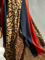 Vestido maxi de mujer con tirantes halter, estampado de leopardo, bloques de color y rayas con abertura.
