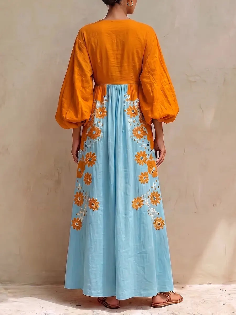 Böhmisches Maxikleid mit V-Ausschnitt und zweifarbigem Blumenmuster