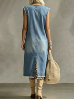 Vestito midi smanicato in denim con spacco e patchwork a stampa leopardata da donna