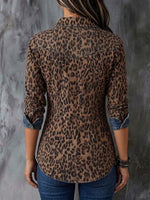 Camicia casual di jeans con zip e pannelli con stampa leopardata elegante