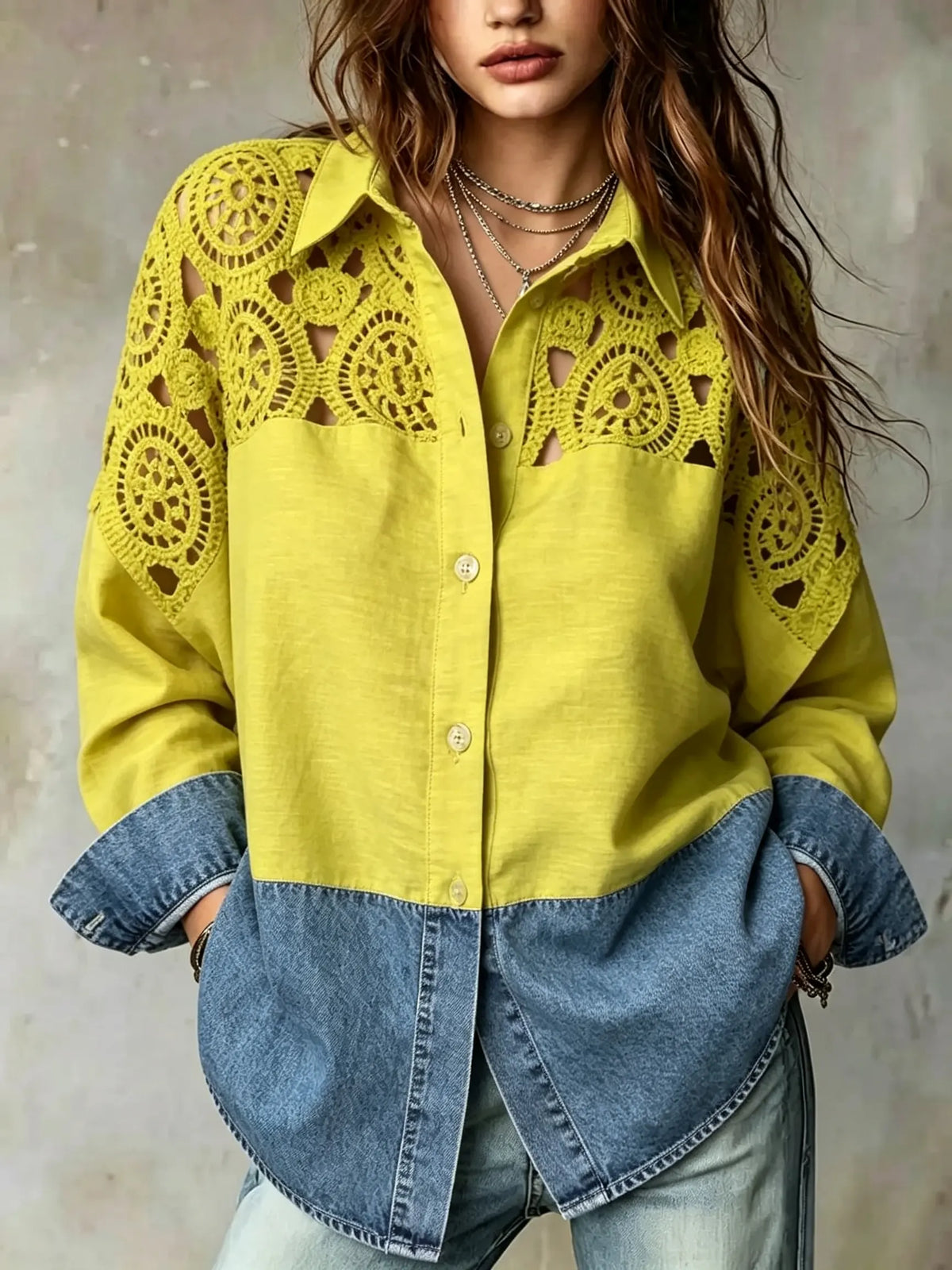 Damen Langarmshirt mit gehäkeltem Einsatz und Jeans-Saum
